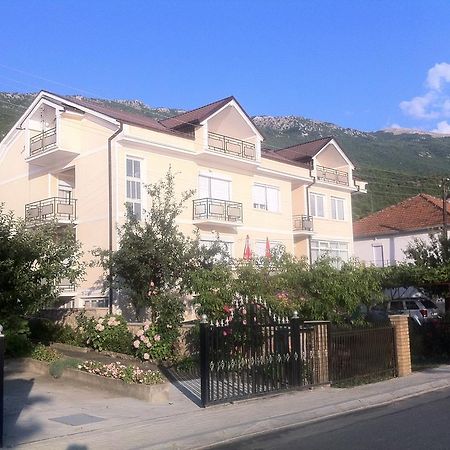 Guest House Lokoski Pestani Kültér fotó