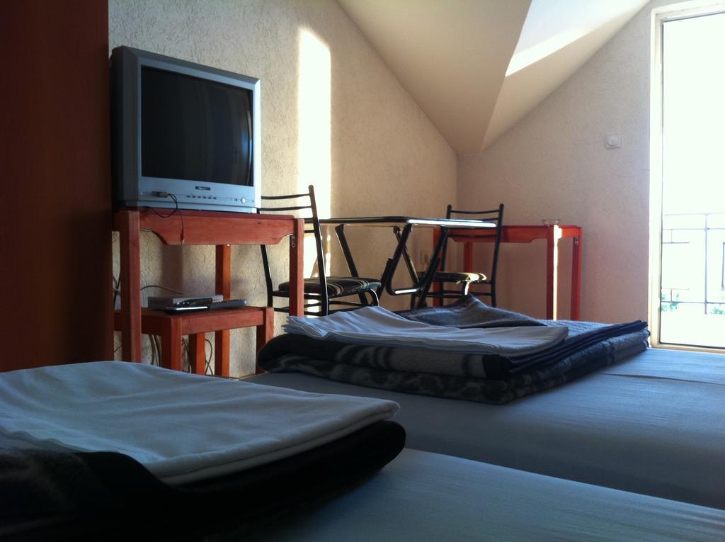 Guest House Lokoski Pestani Szoba fotó
