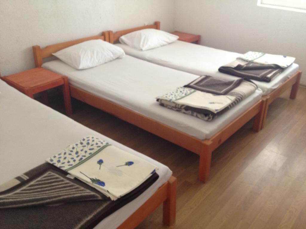 Guest House Lokoski Pestani Szoba fotó